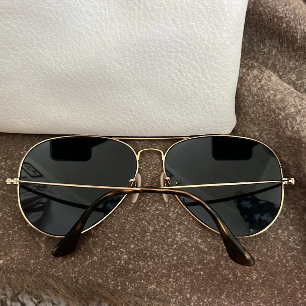 Ray-Ban Aviator Sunglasses Black Polished Arista Gold